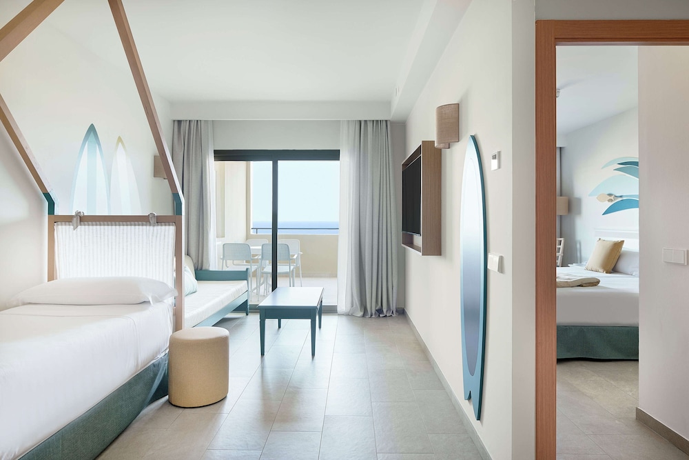 Suite (Family, Side Sea View) del hotel Iberostar Waves Gaviotas Park