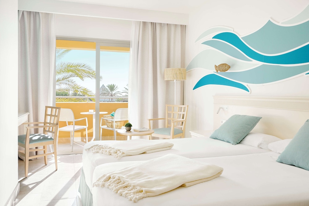 Suite (Family, Side Sea View) del hotel Iberostar Waves Gaviotas Park. Foto 4