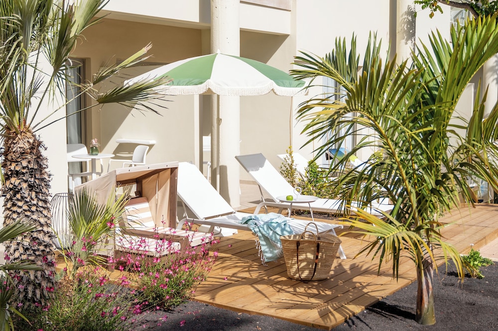 Suite junior, acceso a la piscina del hotel Iberostar Waves Gaviotas Park