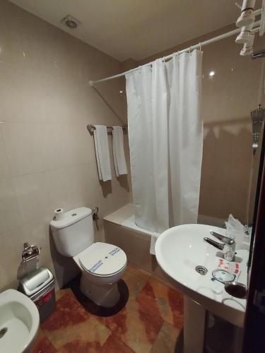 Habitación Doble Deluxe exterior del hotel San Cayetano. Foto 8
