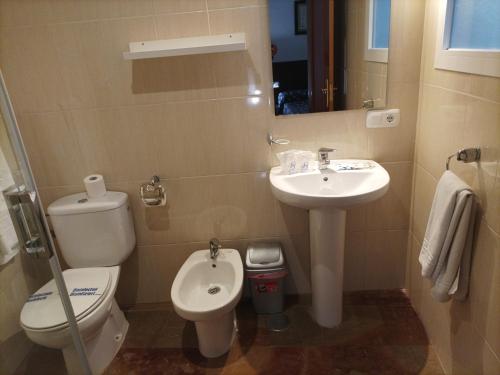 Habitación Triple del hotel San Cayetano. Foto 3