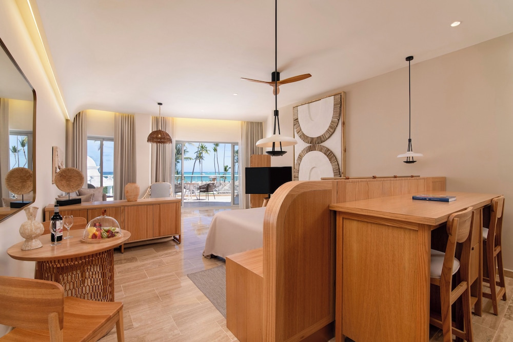 Suite Gran Reserva Solo para Adultos Frente al Mar del hotel Paradisus Palma Real Golf and Spa Resort. Foto 4