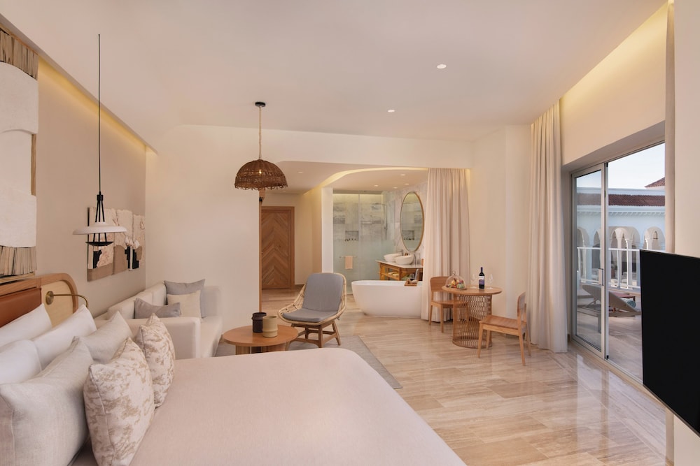 Suite Gran Reserva Solo para Adultos Frente al Mar del hotel Paradisus Palma Real Golf and Spa Resort. Foto 7