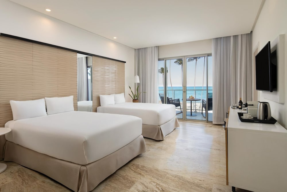 Junior Suite Frente Al Mar del hotel Paradisus Palma Real Golf and Spa Resort. Foto 1