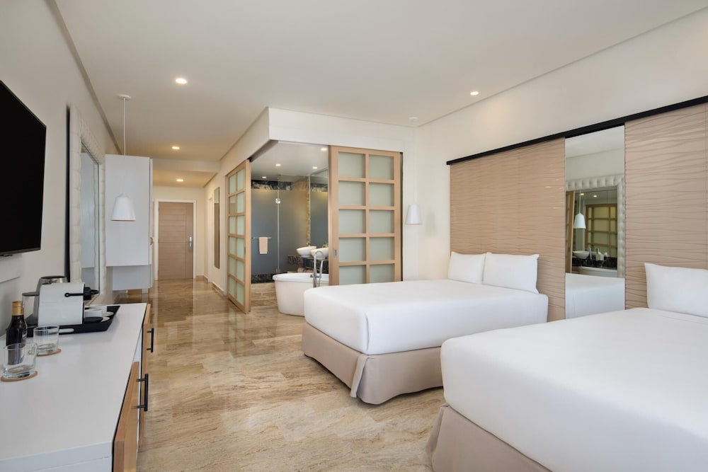 Junior Suite Frente Al Mar del hotel Paradisus Palma Real Golf and Spa Resort. Foto 2
