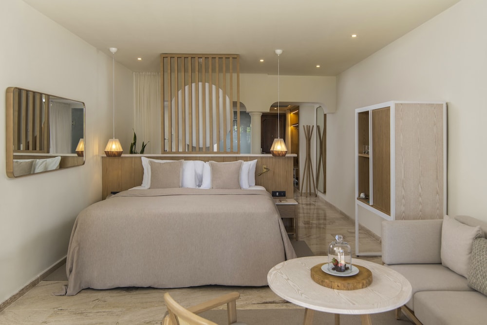 Junior Suite con vistas al jardín del hotel Paradisus Palma Real Golf and Spa Resort