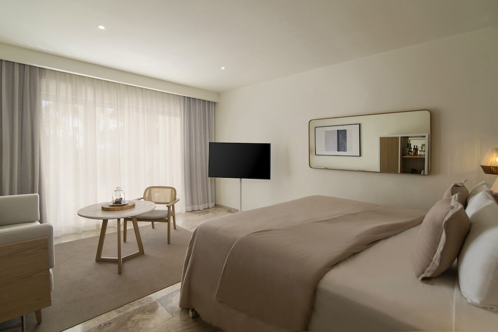 Junior Suite con Vistas al Jardín Solo para Adultos del hotel Paradisus Palma Real Golf and Spa Resort