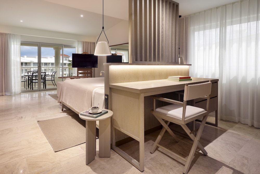 Junior Suite Deluxe del hotel Paradisus Palma Real Golf and Spa Resort. Foto 1