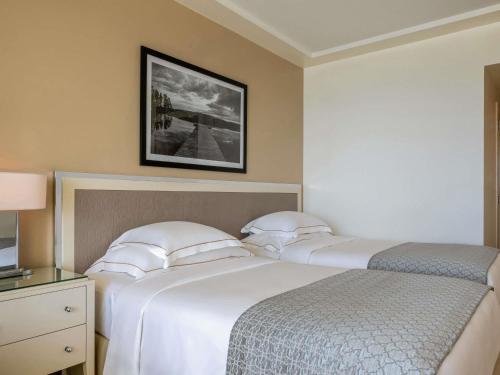 Habitaciones Comunicadas Familiares del hotel Mövenpick Beirut. Foto 1