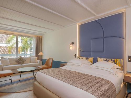 Habitación Executive con cama extragrande del hotel Mövenpick Beirut