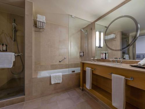 Suite Deluxe del hotel Mövenpick Beirut. Foto 3