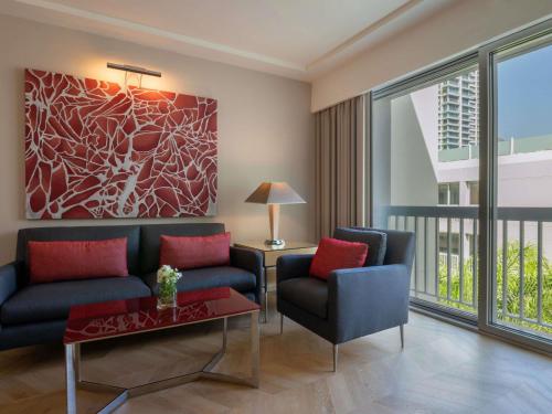 Suite Junior del hotel Mövenpick Beirut. Foto 1