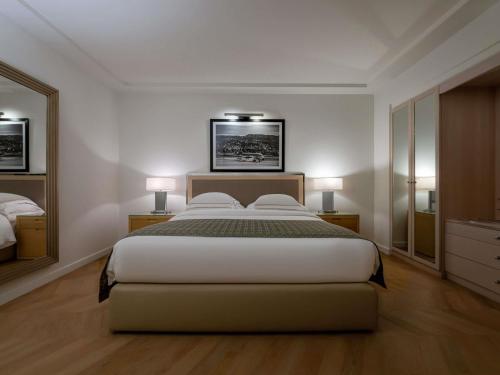 Suite Junior del hotel Mövenpick Beirut. Foto 2