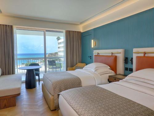 Executive Twin Room with Sea View del hotel Mövenpick Beirut