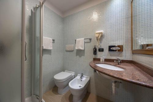 Habitación Individual del hotel Ih Hotels Milano St. John Sesto San Giovanni. Foto 2