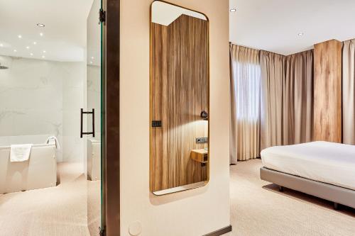 Suite Junior del hotel Silken Ciudad Gijon. Foto 7