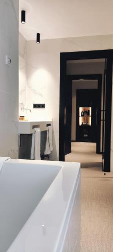 Suite Junior del hotel Silken Ciudad Gijon. Foto 10