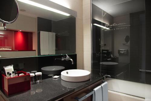 Habitación Estandar del hotel Pestana Arena Barcelona. Foto 2