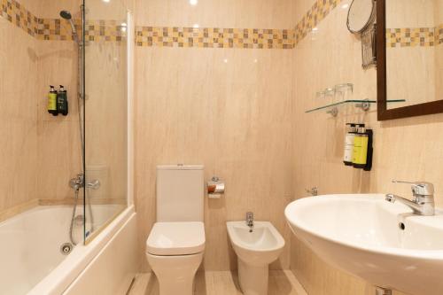 Habitación Doble Básica del hotel Sercotel Puerto de Santa María. Foto 5
