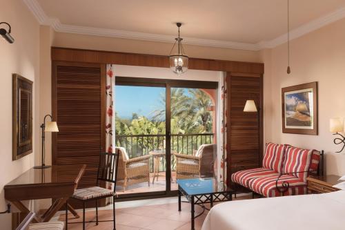 Habitación familiar 1 Cama queen 1 habitación Premium del hotel Sheraton Fuerteventura Beach, Golf and Spa Resort. Foto 3
