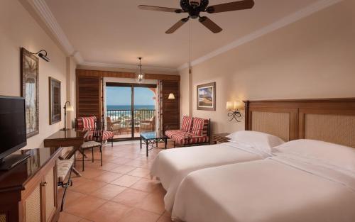 Habitación Doble Premium con vistas al jardín - 2 camas del hotel Sheraton Fuerteventura Beach, Golf and Spa Resort