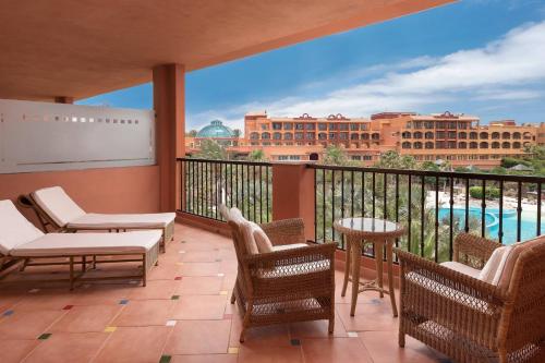Suite Junior Premium con vistas al jardín del hotel Sheraton Fuerteventura Beach, Golf and Spa Resort. Foto 2