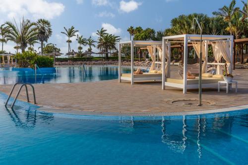 Suite Junior Deluxe con vistas al mar del hotel Sheraton Fuerteventura Beach, Golf and Spa Resort. Foto 2