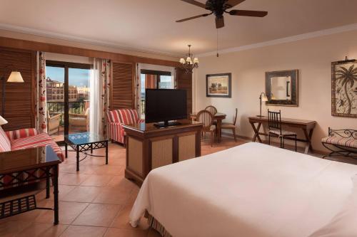 Suite Junior Deluxe con vistas al mar del hotel Sheraton Fuerteventura Beach, Golf and Spa Resort. Foto 3