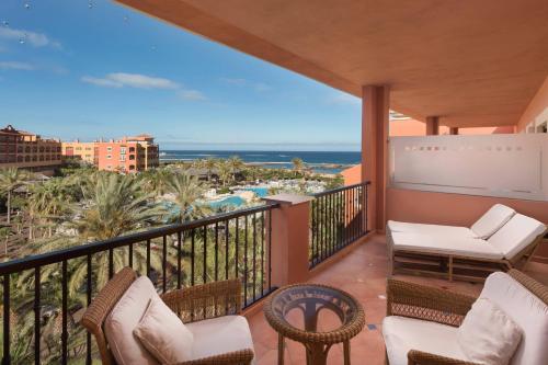 Suite Junior con cama extragrande y vistas al océano del hotel Sheraton Fuerteventura Beach, Golf and Spa Resort. Foto 1