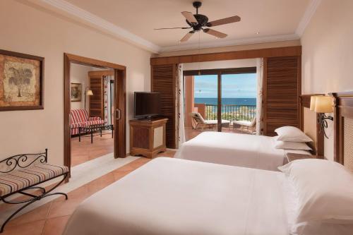 Suite Executive - 1 cama grande del hotel Sheraton Fuerteventura Beach, Golf and Spa Resort. Foto 1