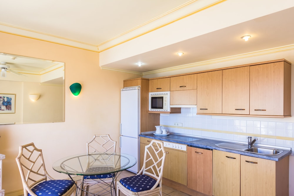 Apartamento superior, 1 habitación, balcón del hotel Bluebay Beach Club. Foto 2