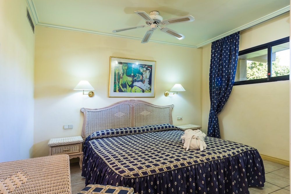 Apartamento, 1 habitación, balcón del hotel Bluebay Beach Club. Foto 1