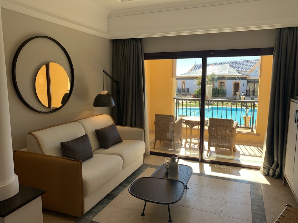 Premium The Level con vistas al jardín del hotel The Level At Melia Villaitana. Foto 1