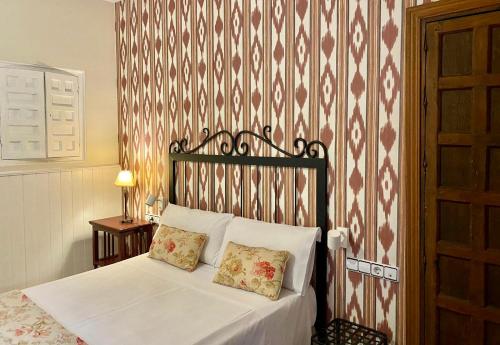 Habitación Doble Económica del hotel El Rincon De Las Descalzas. Foto 4