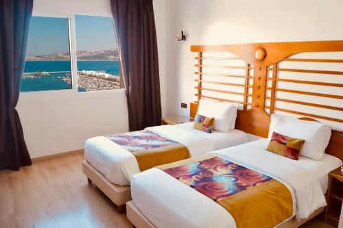 Habitación Doble Deluxe con vistas al mar del hotel Rembrandt. Foto 1