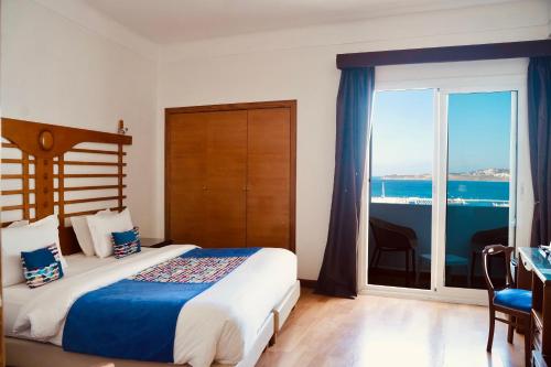 Habitación Doble Deluxe con vistas al mar del hotel Rembrandt. Foto 7