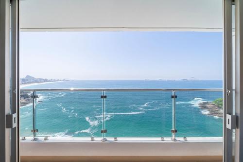 Habitación con vistas frontales al mar - 1 cama extragrande - Zona superior frente al mar del hotel Sheraton Grand Rio and Resort. Foto 4