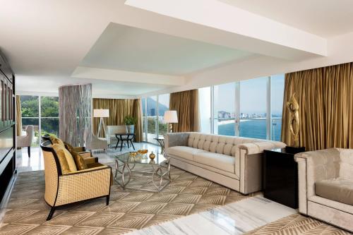 Suite Presidencial con cama extragrande y acceso al salón Club - Frente al mar del hotel Sheraton Grand Rio and Resort