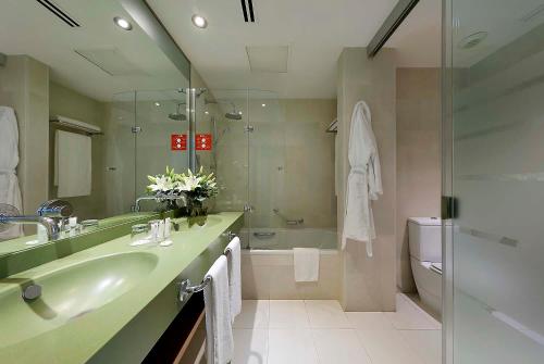 Suite Junior del hotel Exe Estepona Thalasso and Spa - Adults Only. Foto 2