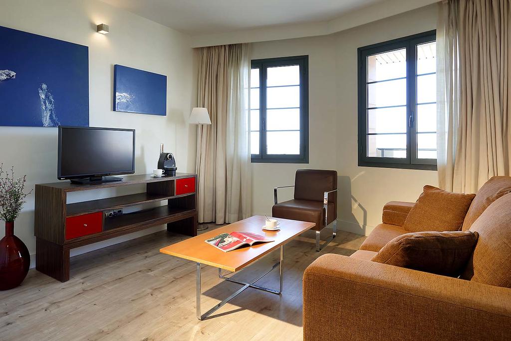 Suite Senior del hotel Exe Estepona Thalasso and Spa - Adults Only. Foto 1