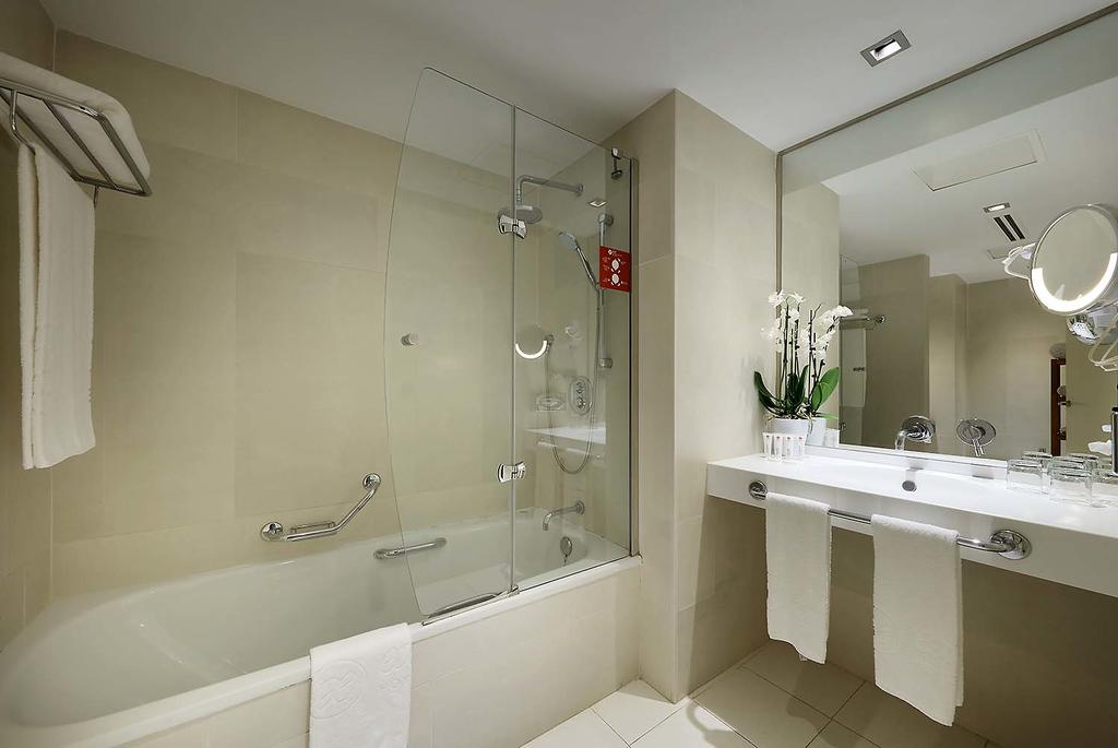 Suite Senior del hotel Exe Estepona Thalasso and Spa - Adults Only. Foto 2