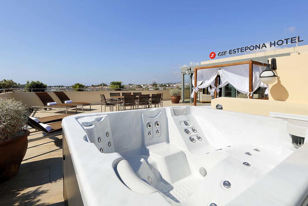 Suite Premium del hotel Exe Estepona Thalasso and Spa - Adults Only. Foto 2