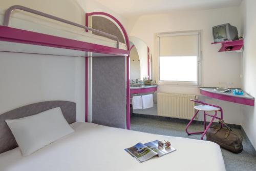 Habitación Doble Estándar del hotel Ibis Budget Berlin Hoppegarten. Foto 1