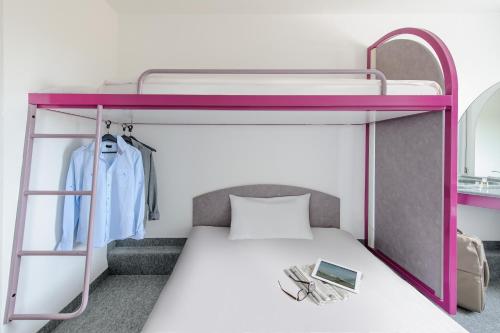 Habitación Doble Estándar del hotel Ibis Budget Berlin Hoppegarten. Foto 2
