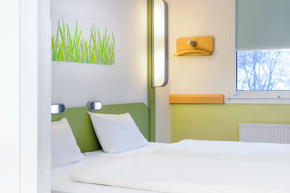 DOBLE - Habitación con dos camas individuales para hasta 2 personas del hotel Ibis Budget Hamburg Quickborn. Foto 1