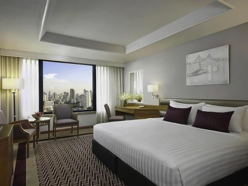 Superior Room with 1 King Bed - 20% off on Food & Beverages del hotel Grand Mercure Bangkok Atrium