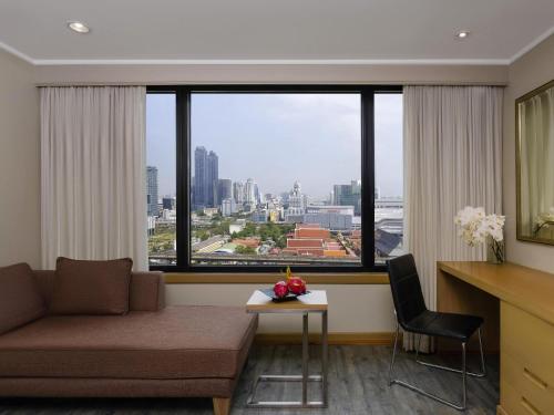 Deluxe Room with 1 King Bed - 15% discount on Food and Soft Beverage del hotel Grand Mercure Bangkok Atrium. Foto 4
