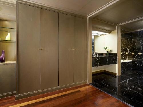 Executive Suite with 1 King Bed, Executive Lounge Access - 15% discount on Food and Soft Beverage del hotel Grand Mercure Bangkok Atrium. Foto 6