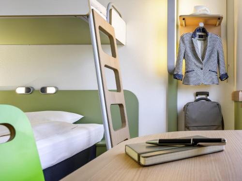 Habitación estándar accesible con cama doble del hotel Ibis Budget Osnabrück City
