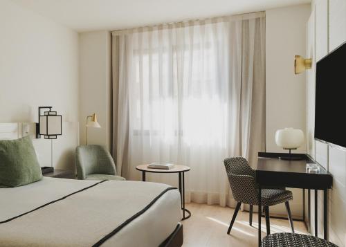 Habitación Urbana del hotel Molina Lario. Foto 2